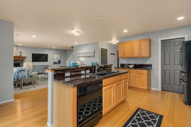 Building Photo - 4Bd/2.5Ba Snoqualmie House