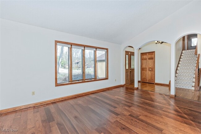 Building Photo - 6235 Sunnywood Dr