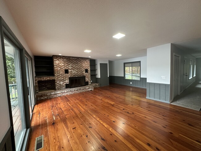 Building Photo - 112 Choctaw Dr