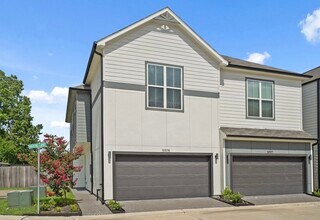 Building Photo - 5905 Haring Ln