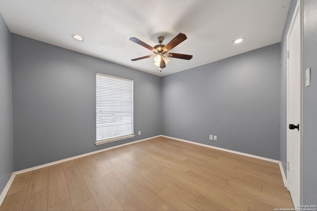 Building Photo - 2415 Moss Terrace