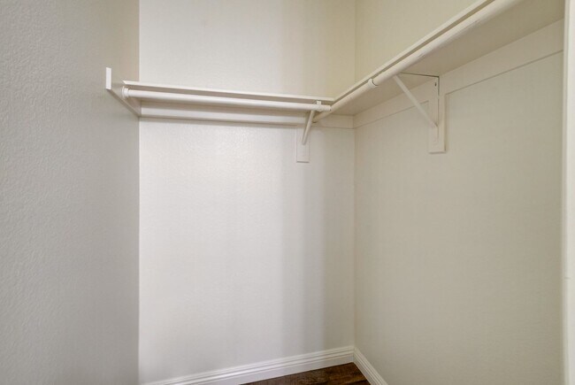 Building Photo - Single Family Home on 20k SQFT Lot in Gated Community
