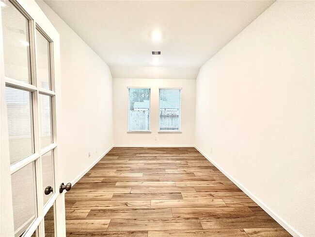 Building Photo - 18330 Tiger Flowers Dr