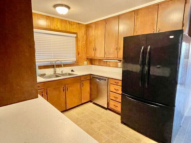 Building Photo - 4 bedroom home in the Heart of Oxford