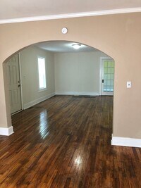 Building Photo - 1204 Tunnel Blvd