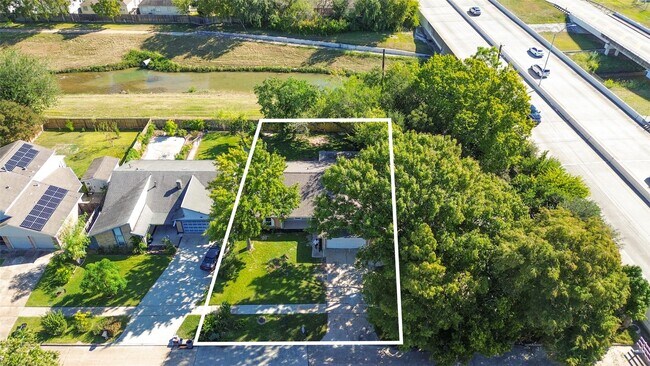 Building Photo - 4123 Cedar Gardens Dr