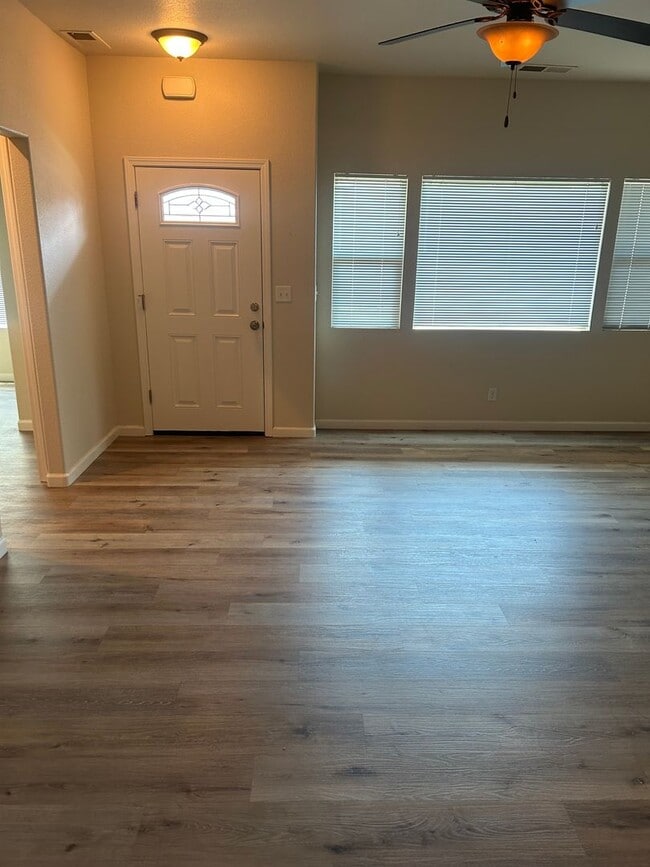 Building Photo - Charming 3 Bedroom in Great Location!