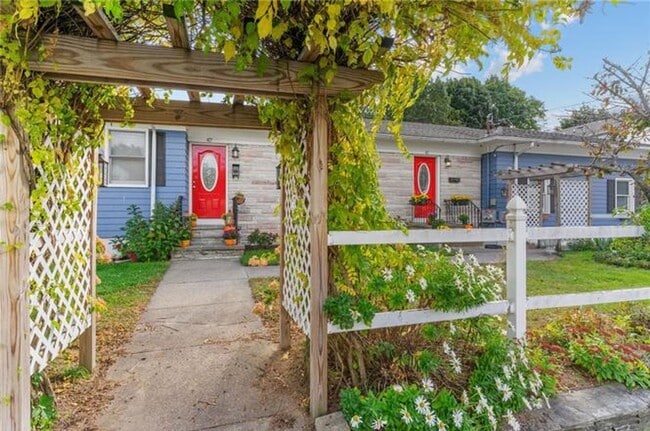 Building Photo - 45-47 Clym Street