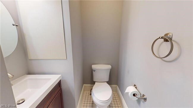 Building Photo - 31 E Case Dr