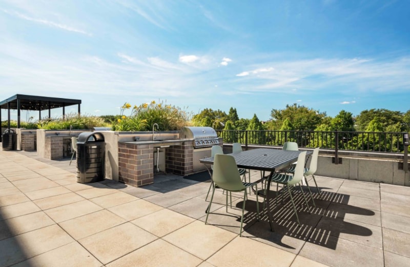 Building Photo - 2477 N Milwaukee Ave