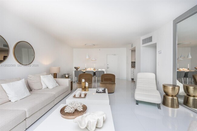 Building Photo - 10275 Collins Ave