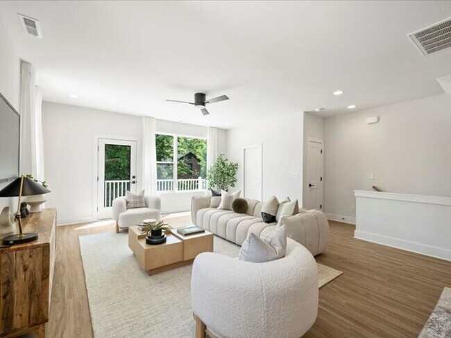 Building Photo - Modern Luxury Townhomes in Charlotte, NC.