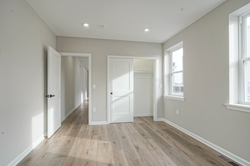 Building Photo - 952 N Marshall St