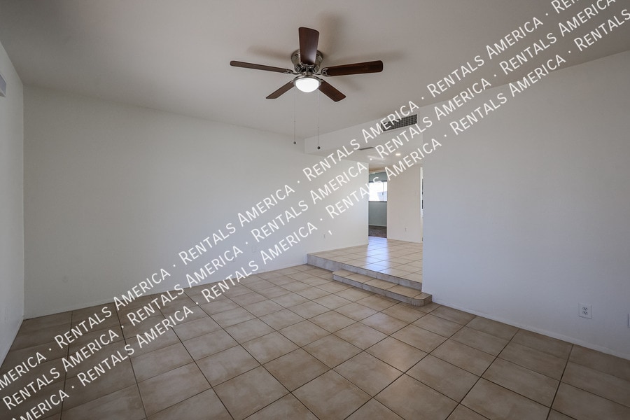 Building Photo - 5214 W Redfield Rd