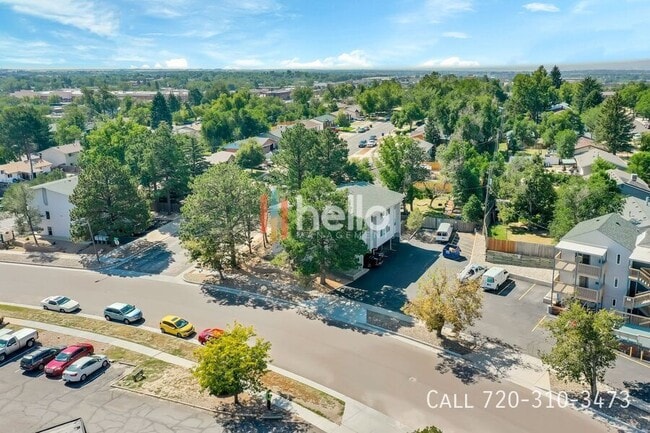 Building Photo - 3751 E La Salle St