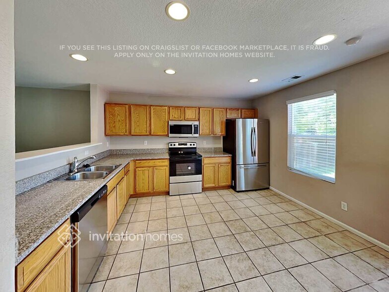Building Photo - 1465 Hummingbird Cir