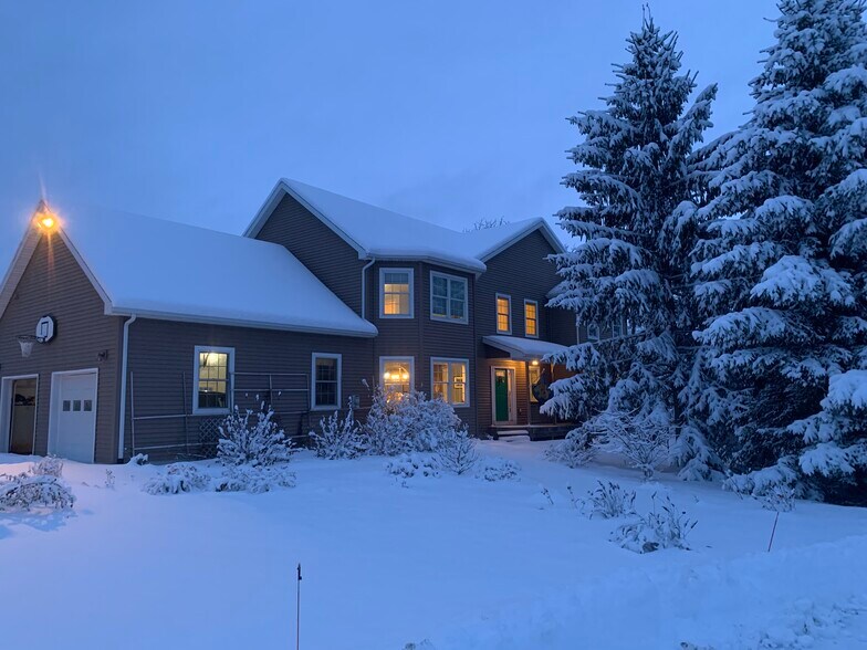 Building Photo - 51 Hillcrest Rd