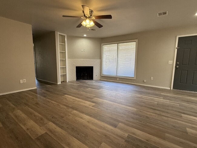 Building Photo - 5303 E 32nd Pl