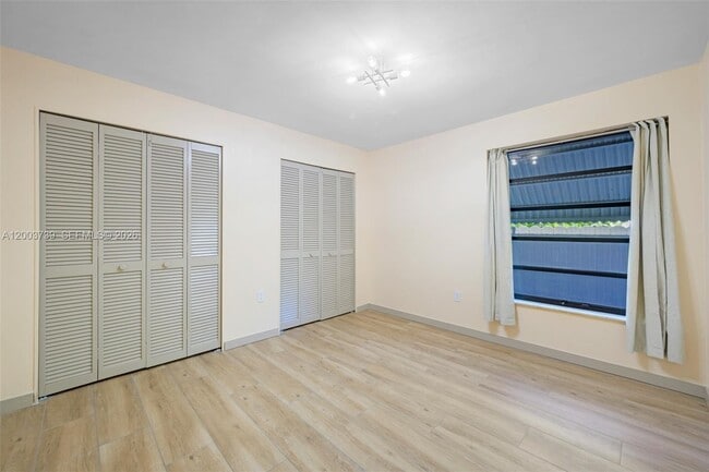 Building Photo - 5746 SW 53rd Terrace