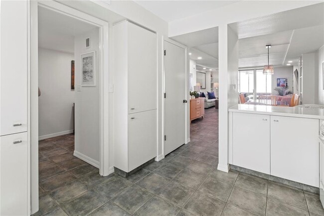 Building Photo - 829 Bayport Wy