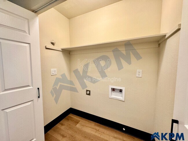 Building Photo - 7355 Kelley Dr