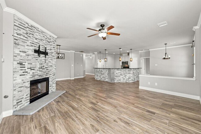 Building Photo - 1600 Viki Lynn Ct