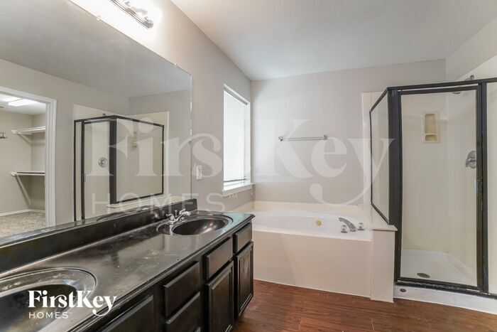 Building Photo - 5211 Timber Quail Dr