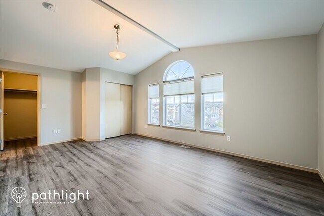 Building Photo - 7122 277th Place Northwest