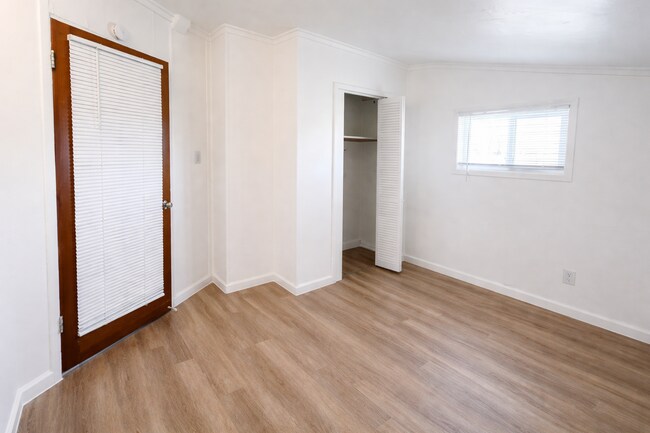 Building Photo - 531 Lander St