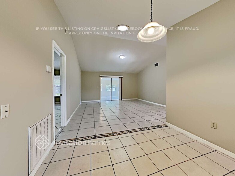 Building Photo - 952 Delano Ct