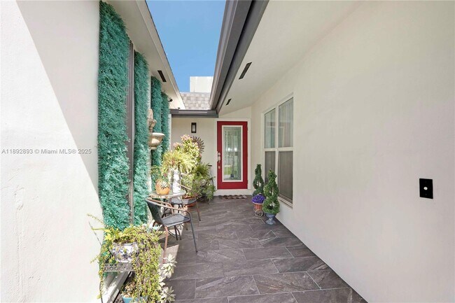 Building Photo - 10211 SW 80th St