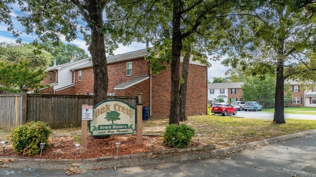 Building Photo - 200 Pine Forest Dr