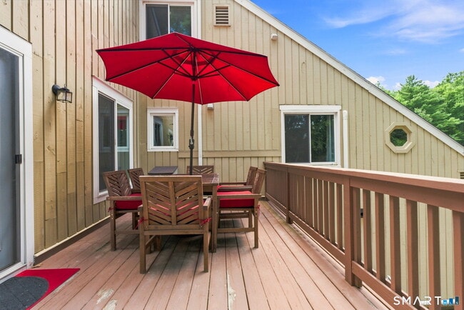Building Photo - 40 Rockledge Dr