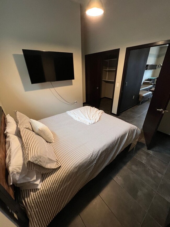 Building Photo - 801 E Mifflin St