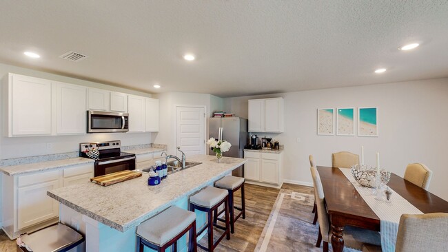 Building Photo - Coming Soon! 4 bed 2 bath home located in ...