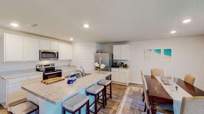 Building Photo - Coming Soon! 4 bed 2 bath home located in Hammock Bay!