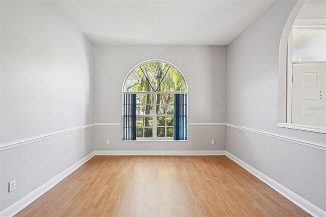 Building Photo - 918 Academy Dr