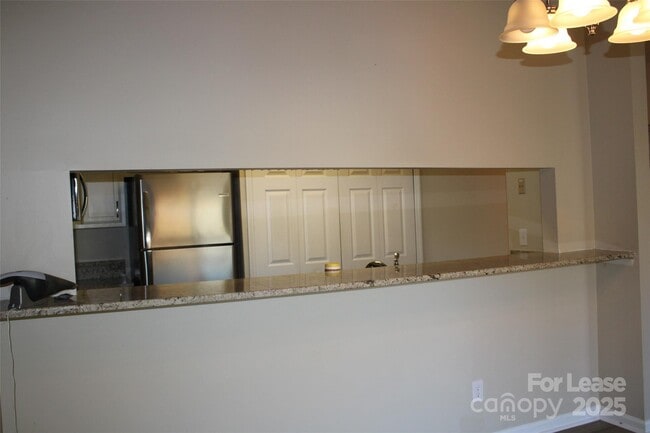 Building Photo - 19839 Henderson Rd