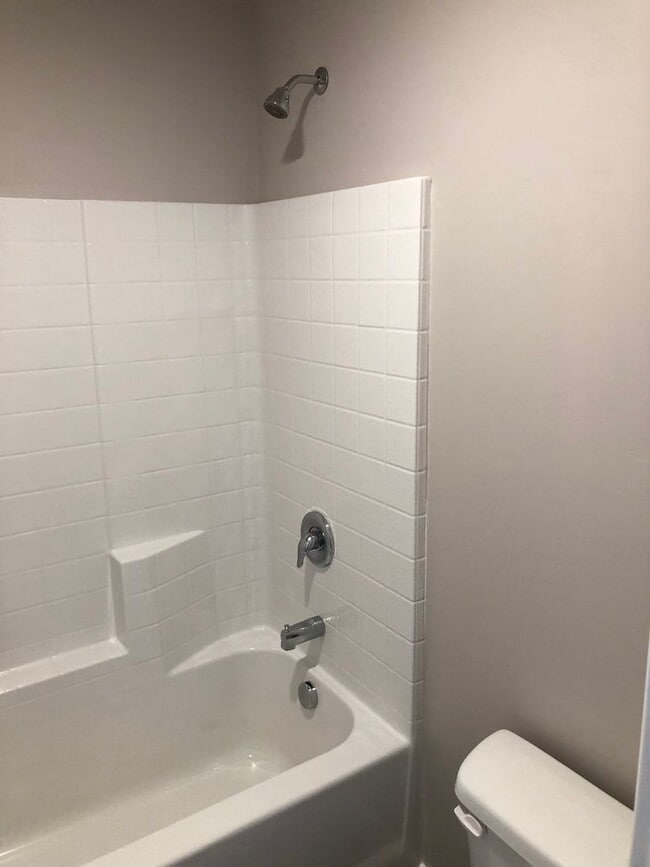 Building Photo - Beautiful Cedar Townhome