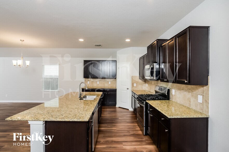 Building Photo - 5931 Forte Falls