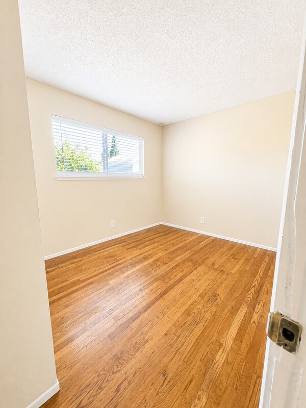 Building Photo - 137 Washington Dr