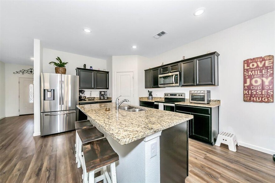 Building Photo - 6501 Monitor Ln