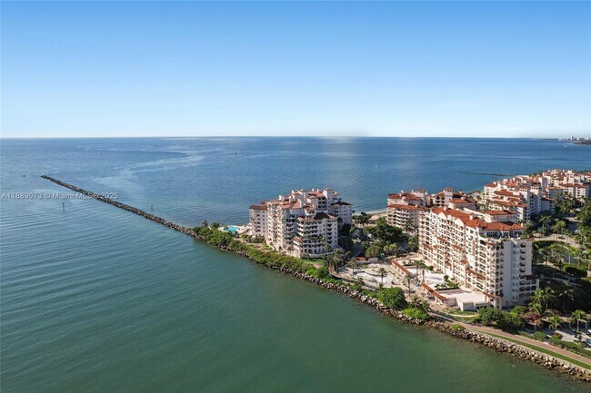 Building Photo - 7133 Fisher Island Dr