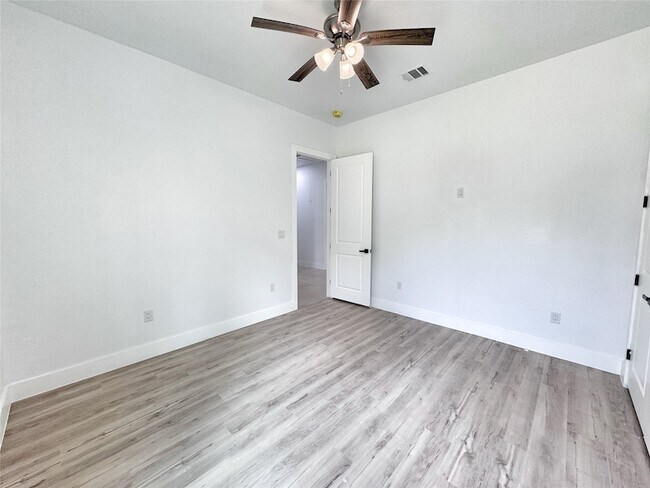 Building Photo - 3037 Rd 66124