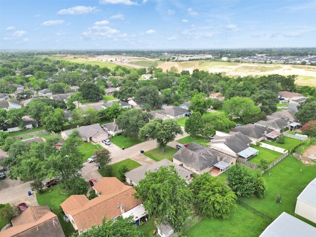 Building Photo - 18726 Wood Glen Ln