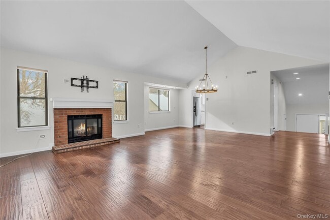 Building Photo - 504 Heritage Hls