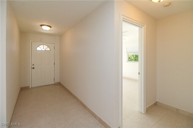 Building Photo - 615 108th Ave N