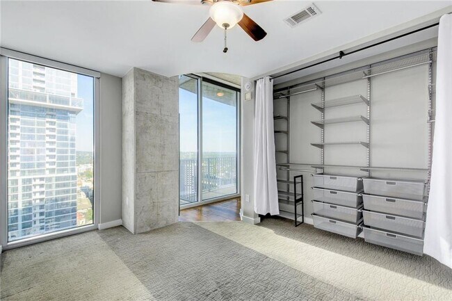 Building Photo - 360 Nueces St