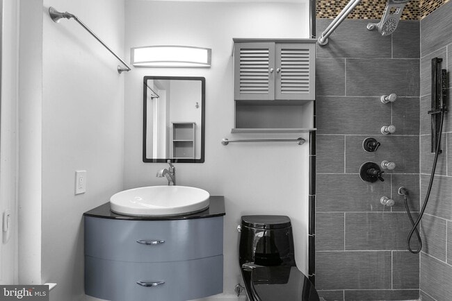 Building Photo - 15316 Pine Orchard Dr