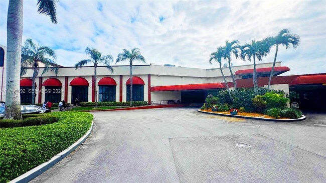 Building Photo - 9423 S Hollybrook Lake Dr